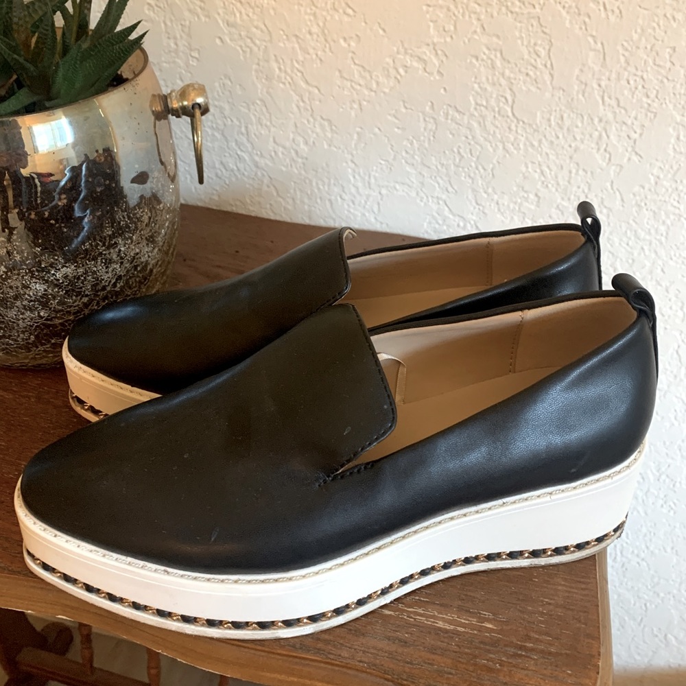 Karl Lagerfeld Slip-on Leather Platform shoes (size 6)